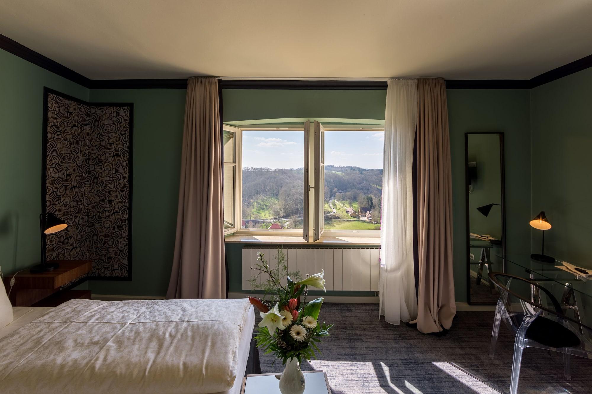 Hotel Historik Goldener Hirsch Rothenburg 3*